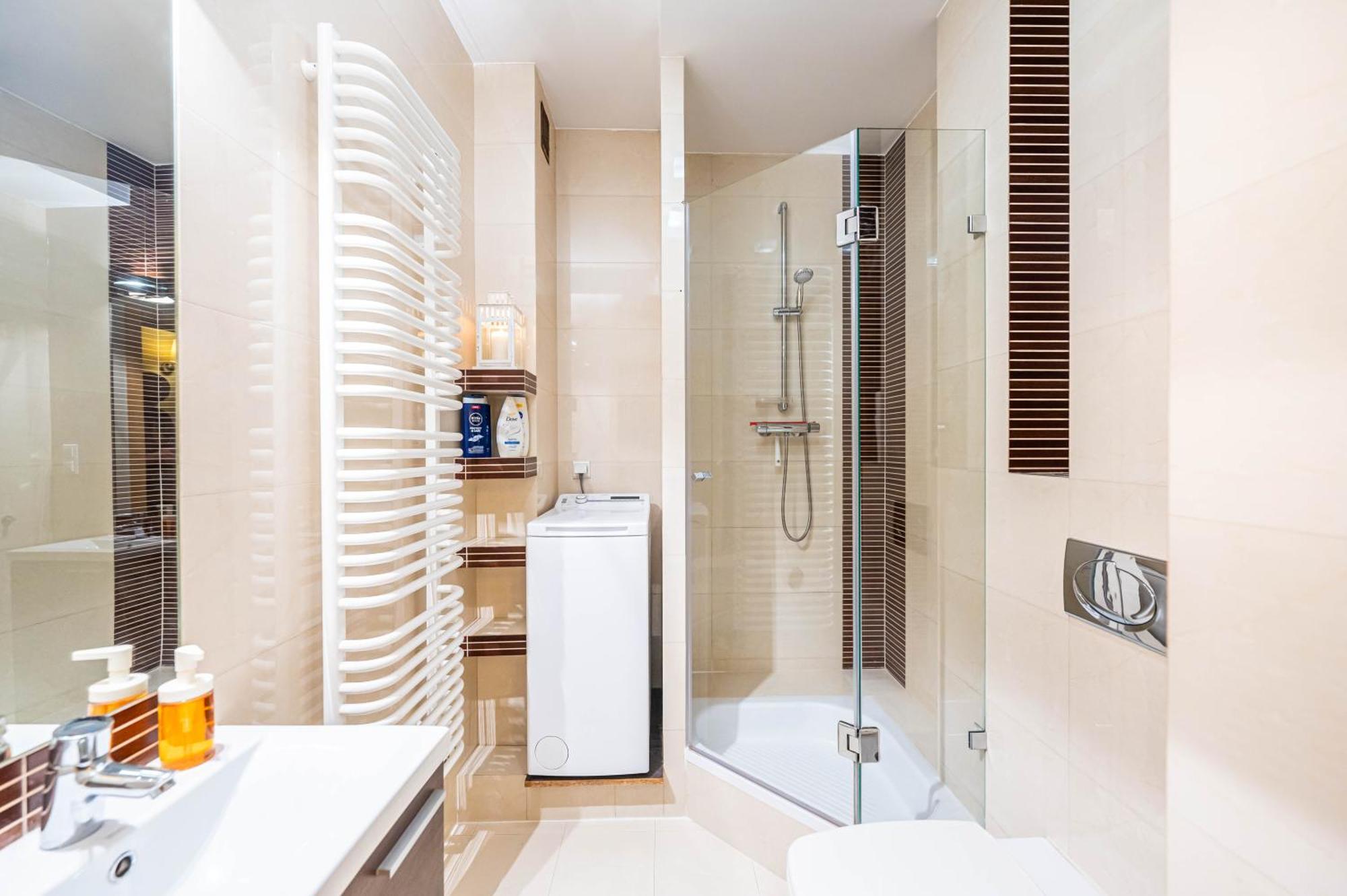 Apartment And Specious Two Bedrooms In The Old Town