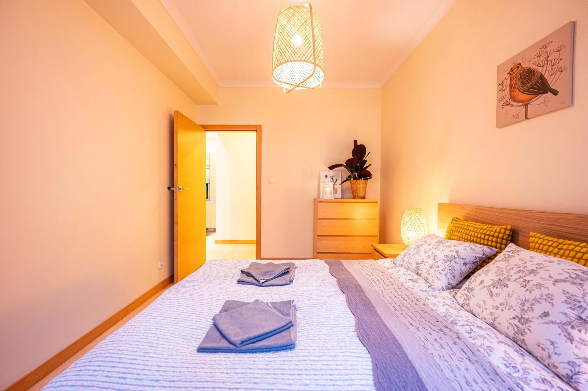 Apartment And Specious Two Bedrooms In The Old Town