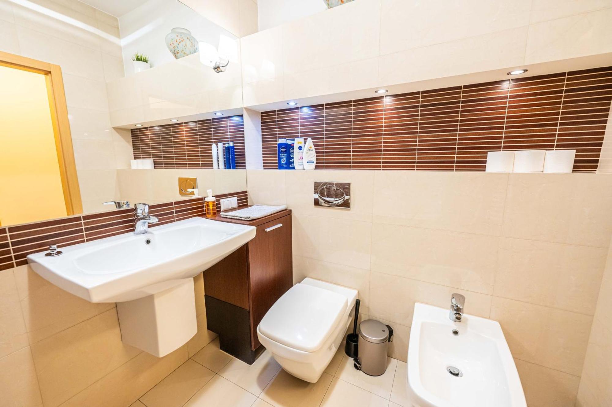 And Specious Two Bedrooms In The Old Town Apartment Krakau